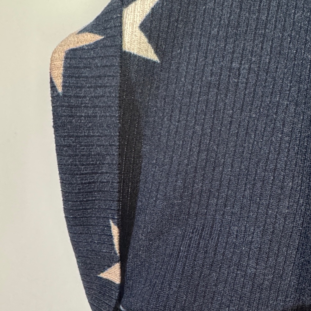 Lucky Brand Navy Star Pajama Set with Blue and Cream Stars - Picture 4 of 11